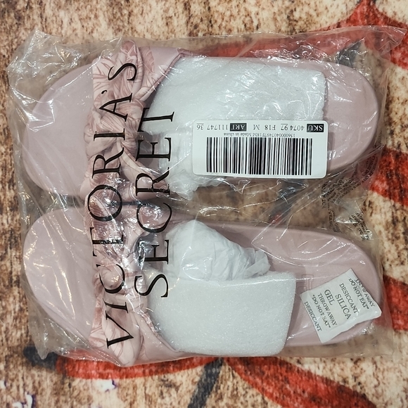 Victoria's Secret Shoes - NWT Victoria Secrets sandals